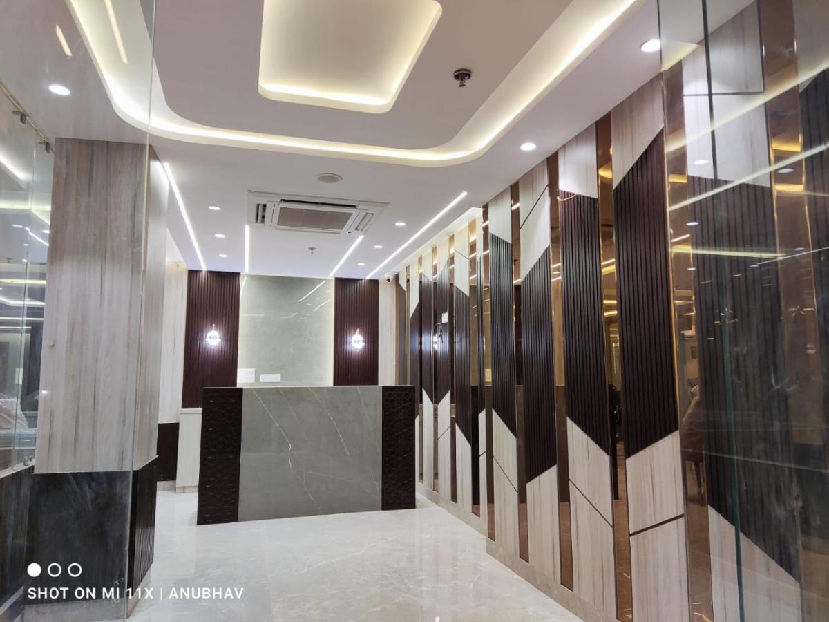 Hotel Golden Petals Varanasi Exterior photo