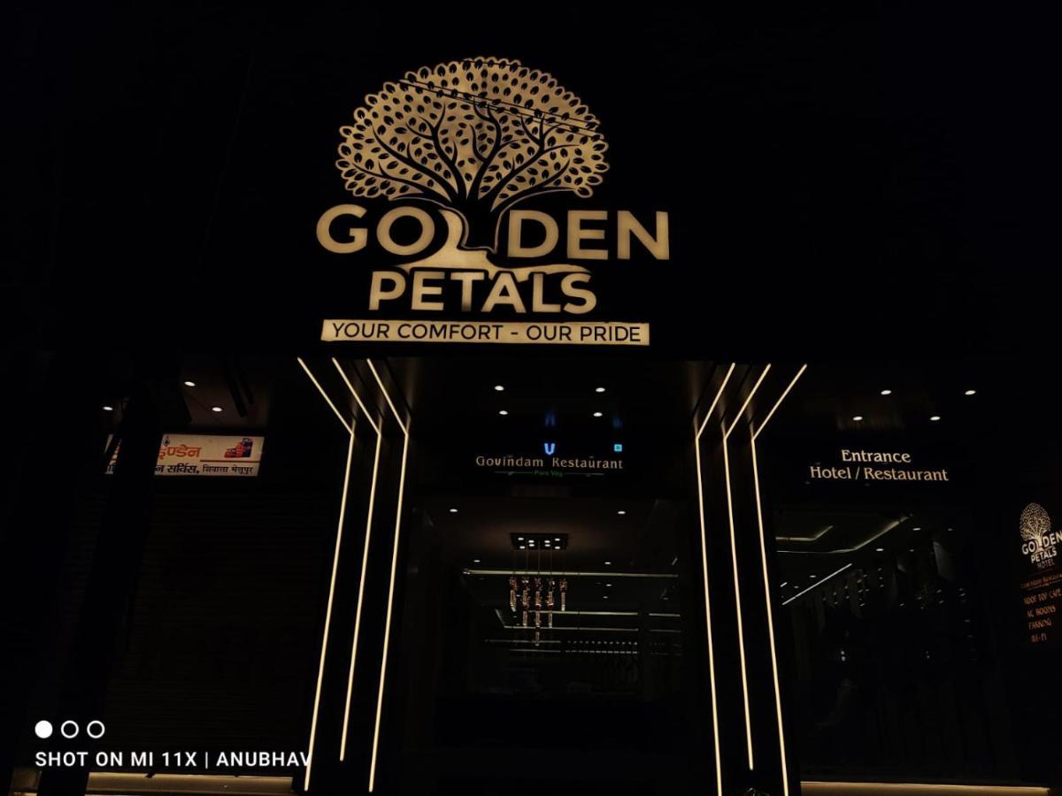 Hotel Golden Petals Varanasi Exterior photo