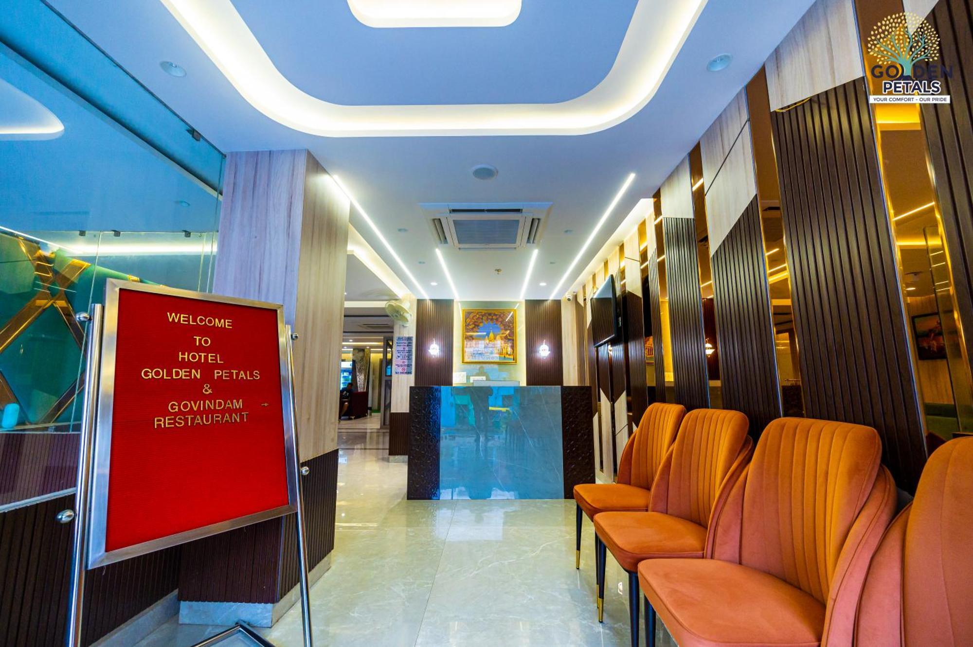 Hotel Golden Petals Varanasi Exterior photo