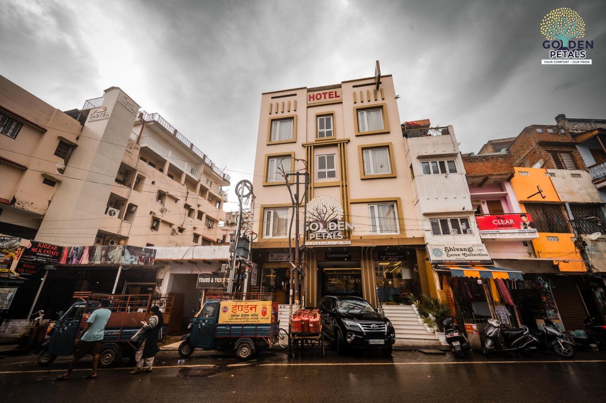 Hotel Golden Petals Varanasi Exterior photo