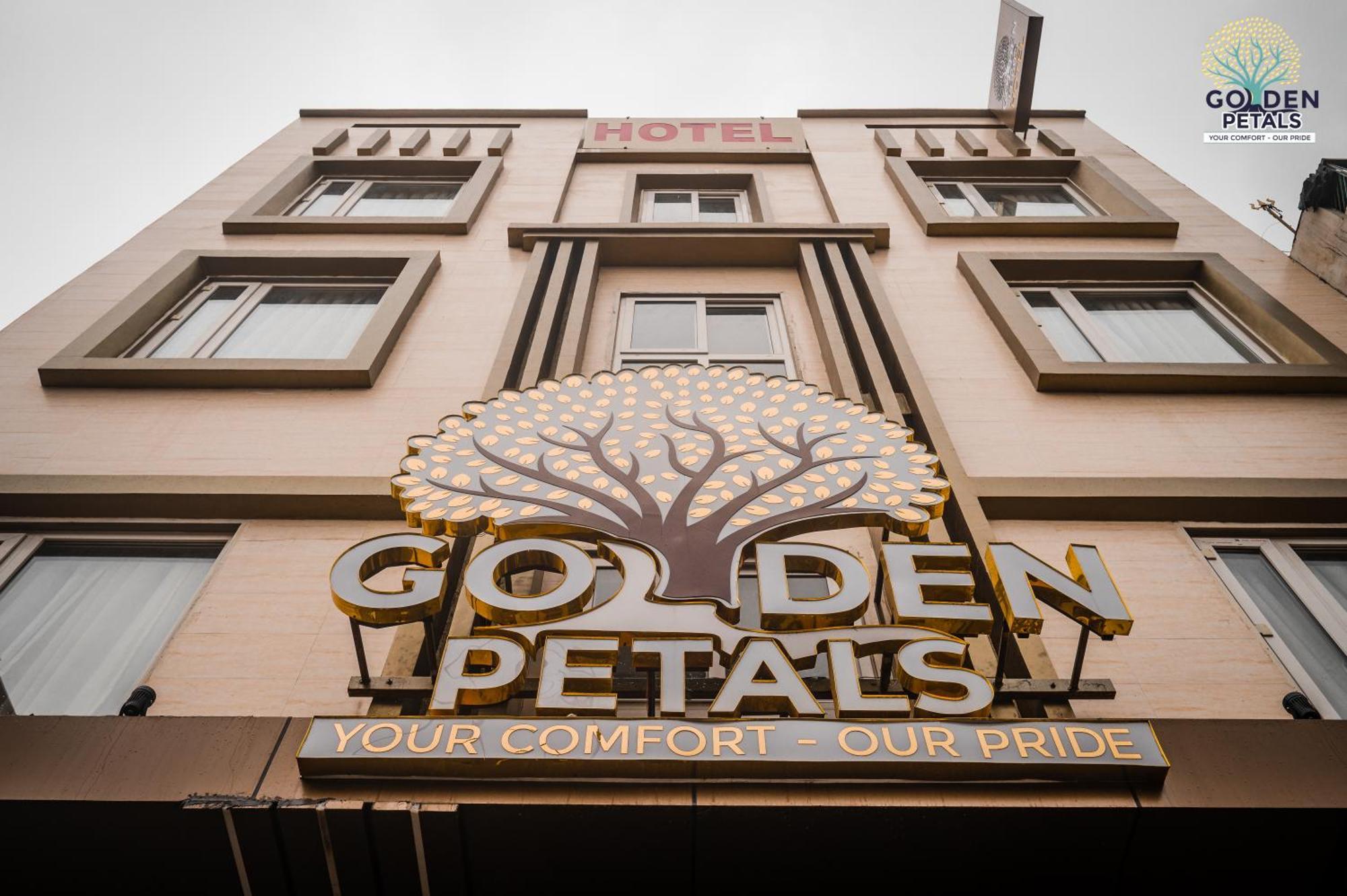 Hotel Golden Petals Varanasi Exterior photo